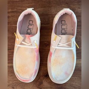 Hey Dude Wendy Rise shoes, gold rivets on the back Size 7. Excellent condition